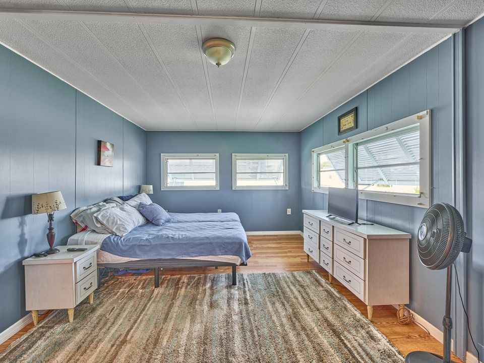 На продажу: $225,000 (2 спален, 2 ванн, 1152 Квадратных фут)