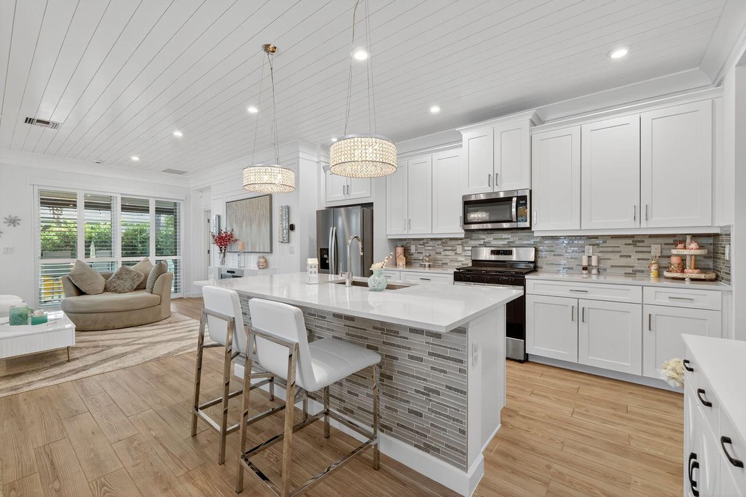 На продажу: $419,000 (2 спален, 2 ванн, 1635 Квадратных фут)