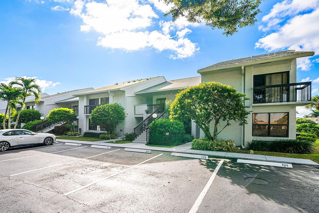 For Rent: $2,800 (2 beds, 2 baths, 1293 Square Feet)