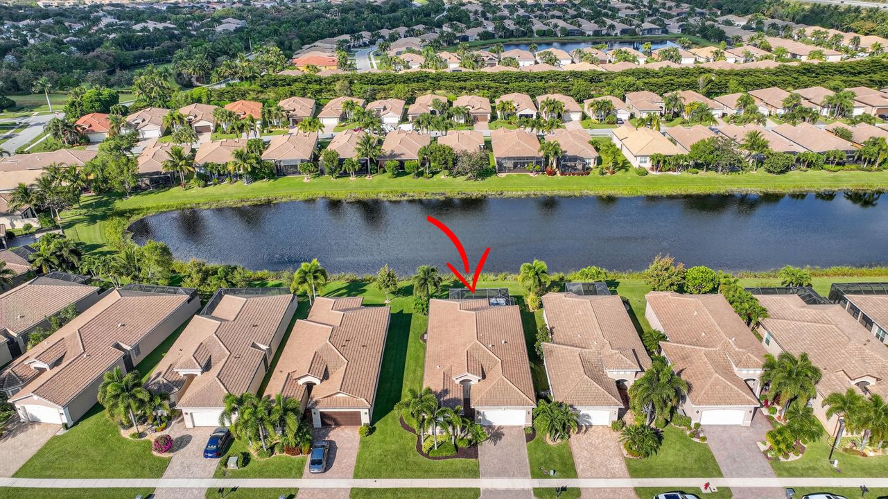 Под контрактом: $989,900 (2 спален, 2 ванн, 2160 Квадратных фут)