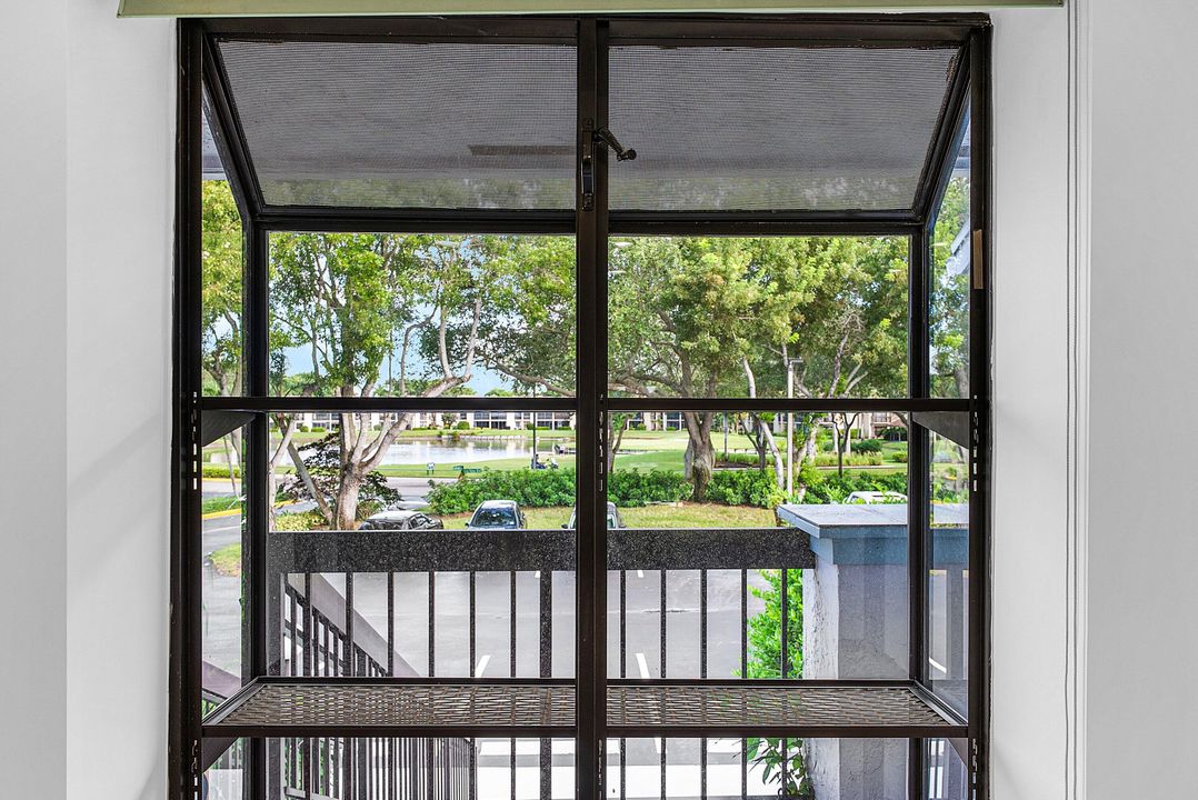 For Rent: $2,800 (2 beds, 2 baths, 1293 Square Feet)