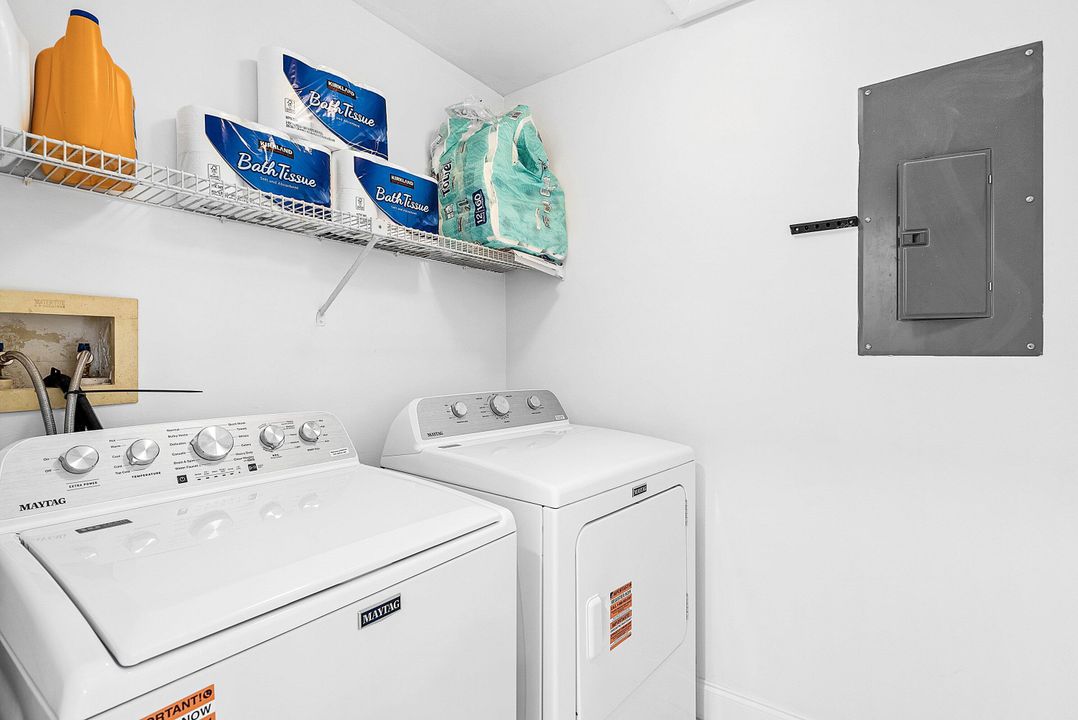 For Rent: $2,800 (2 beds, 2 baths, 1293 Square Feet)