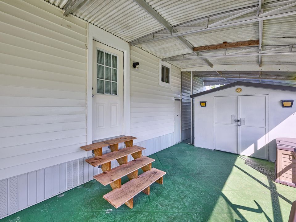 На продажу: $225,000 (2 спален, 2 ванн, 1152 Квадратных фут)