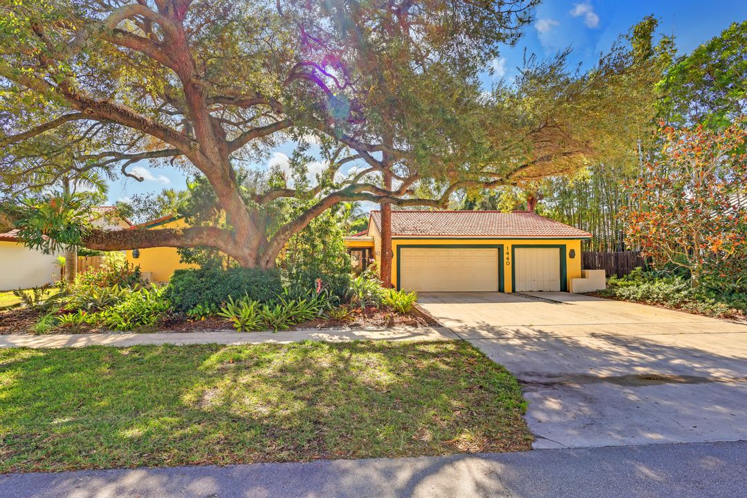 For Sale: $1,250,000 (4 beds, 2 baths, 2305 Square Feet)