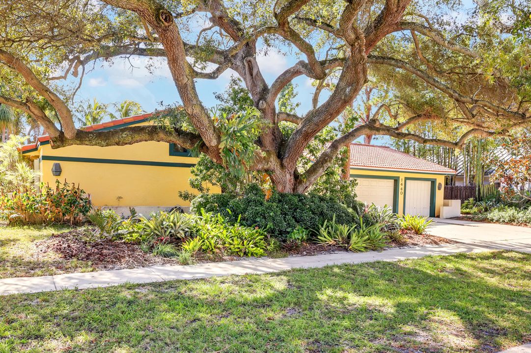 For Sale: $1,250,000 (4 beds, 2 baths, 2305 Square Feet)