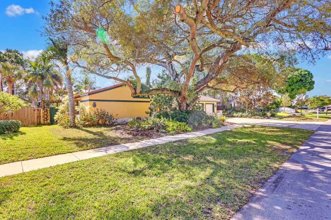 For Sale: $1,250,000 (4 beds, 2 baths, 2305 Square Feet)