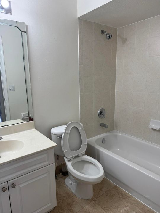 出租: $2,500 (4 贝兹, 2 浴室, 1788 平方英尺)