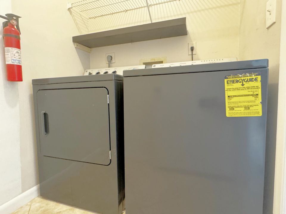 For Rent: $2,000 (2 beds, 2 baths, 1040 Square Feet)