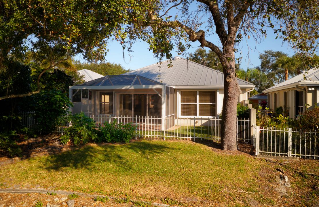 合同活跃: $429,900 (3 贝兹, 2 浴室, 1952 平方英尺)