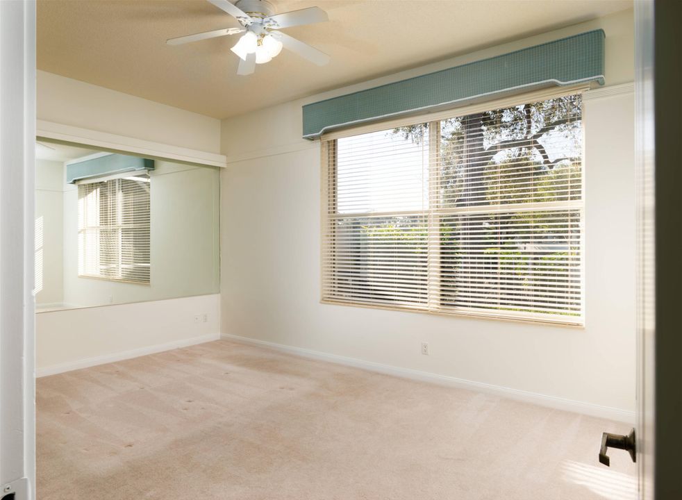 合同活跃: $429,900 (3 贝兹, 2 浴室, 1952 平方英尺)