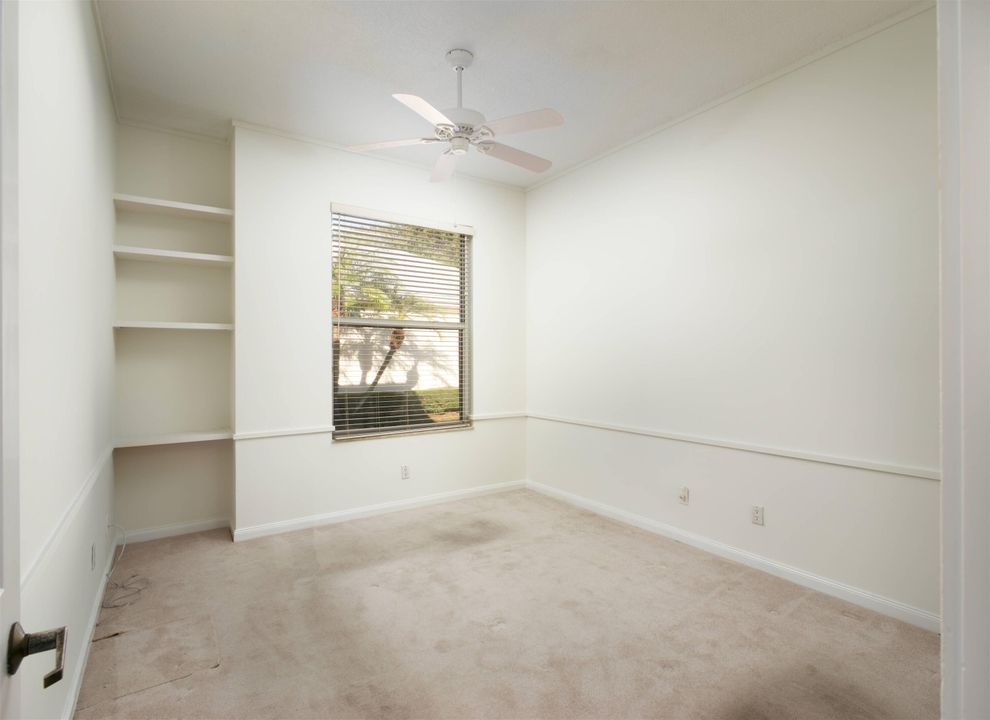 合同活跃: $429,900 (3 贝兹, 2 浴室, 1952 平方英尺)