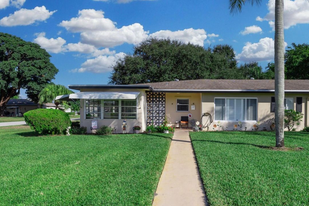 For Sale: $250,000 (2 beds, 2 baths, 1175 Square Feet)