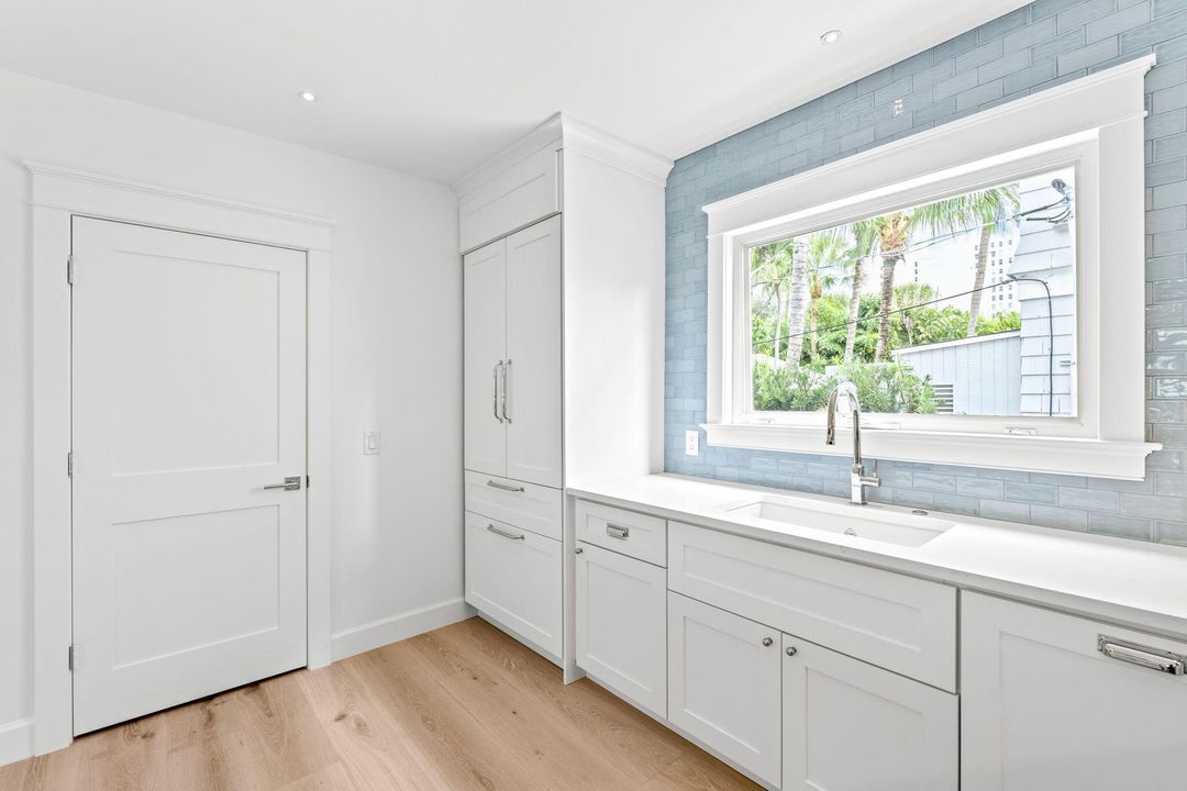 На продажу: $2,575,000 (4 спален, 3 ванн, 2588 Квадратных фут)