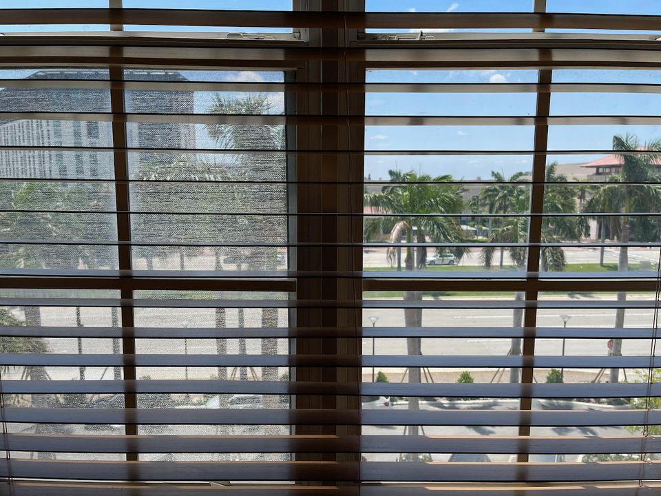 Под контрактом: $2,995 (2 спален, 2 ванн, 1132 Квадратных фут)