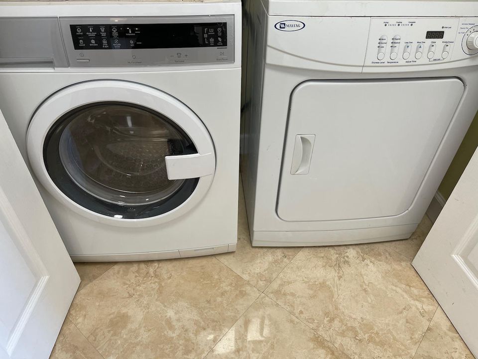 Под контрактом: $2,995 (2 спален, 2 ванн, 1132 Квадратных фут)