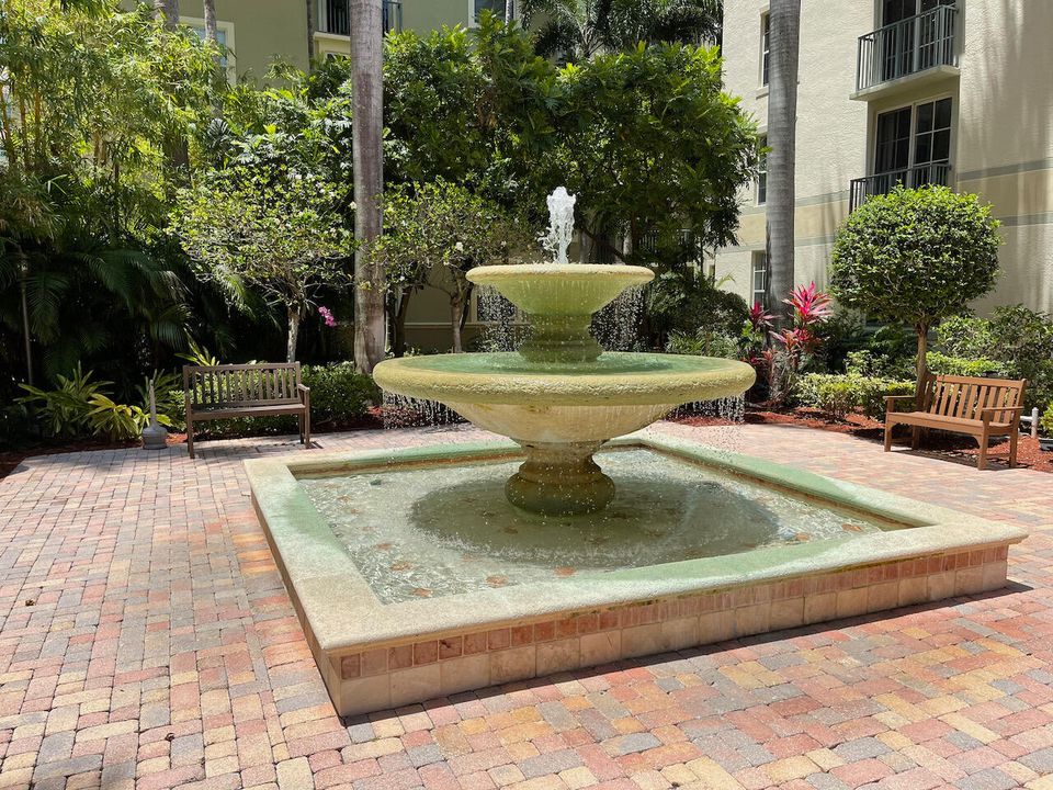 Под контрактом: $2,995 (2 спален, 2 ванн, 1132 Квадратных фут)