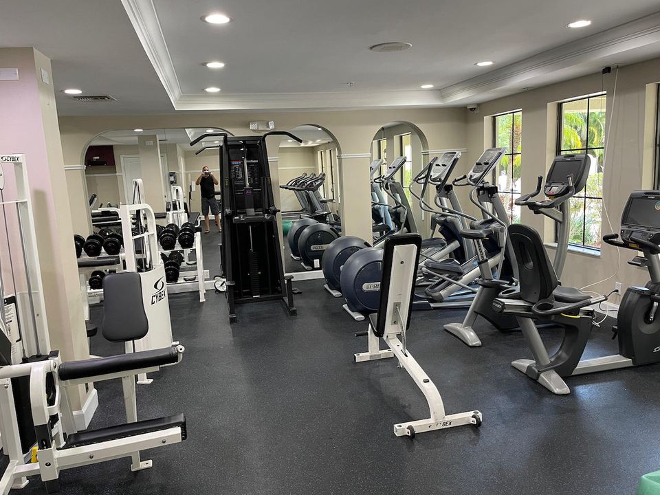 Под контрактом: $2,995 (2 спален, 2 ванн, 1132 Квадратных фут)