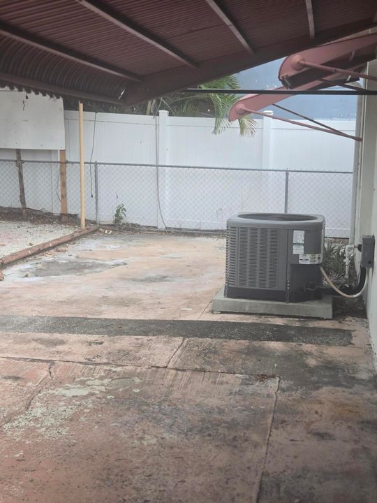 For Rent: $2,850 (3 beds, 1 baths, 1240 Square Feet)