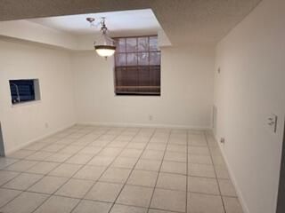 Под контрактом: $2,995 (3 спален, 3 ванн, 1858 Квадратных фут)