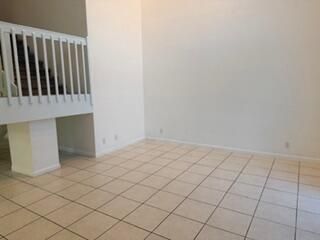 Под контрактом: $2,995 (3 спален, 3 ванн, 1858 Квадратных фут)