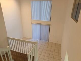 Под контрактом: $2,995 (3 спален, 3 ванн, 1858 Квадратных фут)