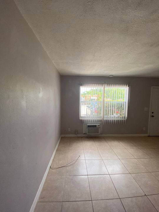 En Renta: $1,475 (0 camas, 1 baños, 450 Pies cuadrados)