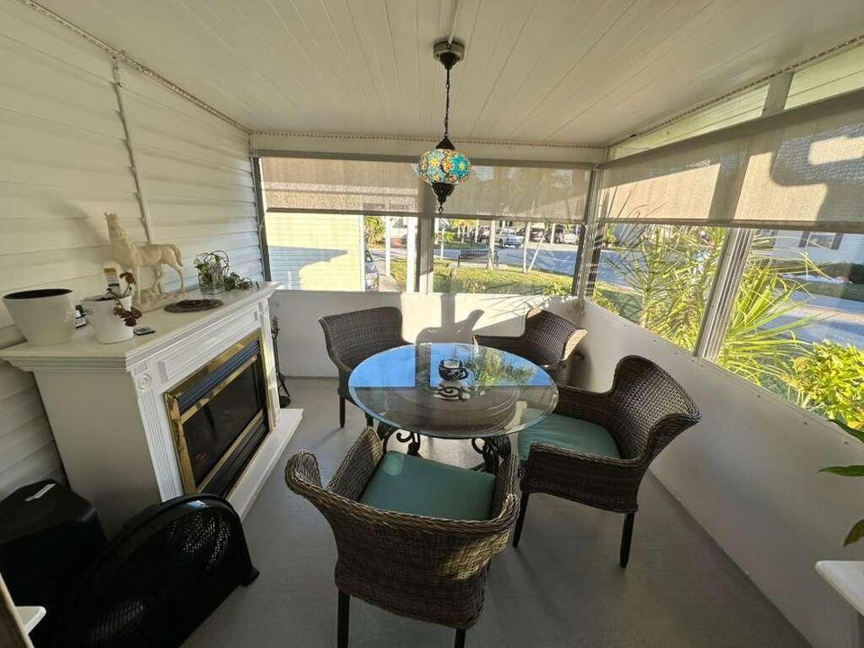 待售: $155,000 (3 贝兹, 2 浴室, 1160 平方英尺)