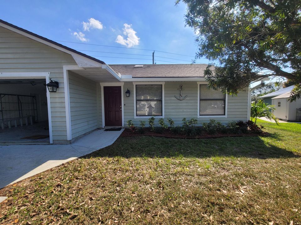 For Sale: $349,900 (3 beds, 2 baths, 1202 Square Feet)