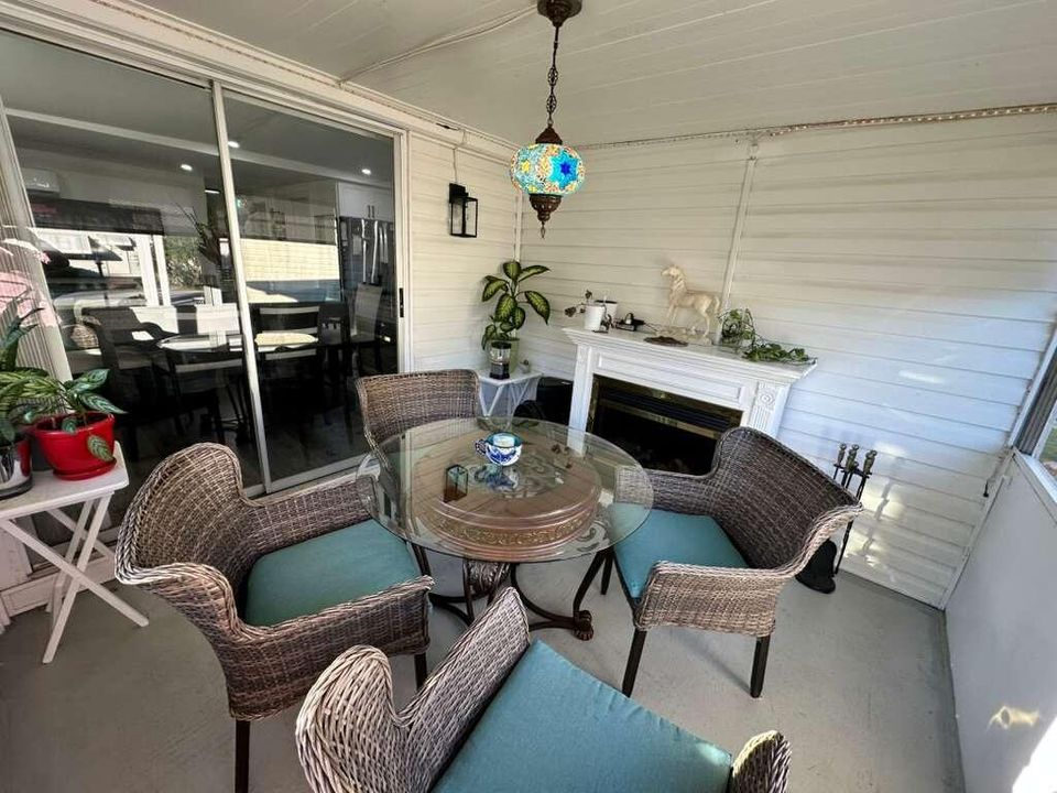 待售: $155,000 (3 贝兹, 2 浴室, 1160 平方英尺)