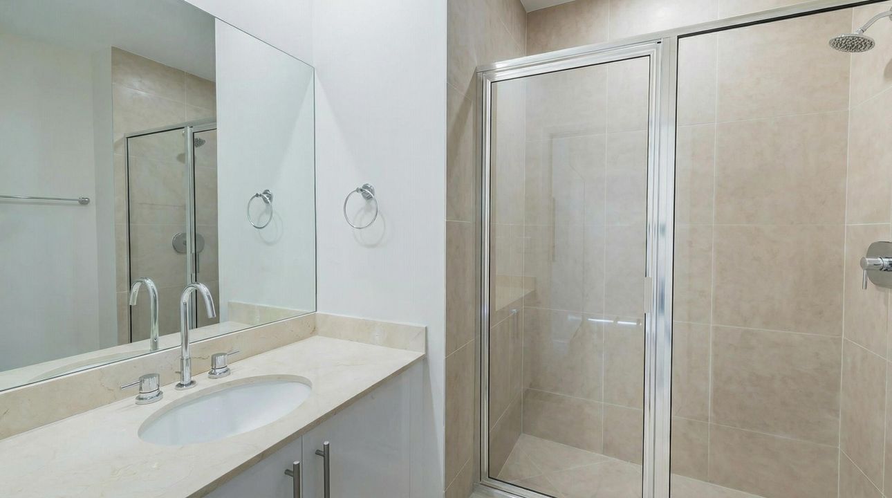 For Sale: $974,000 (2 beds, 2 baths, 1120 Square Feet)