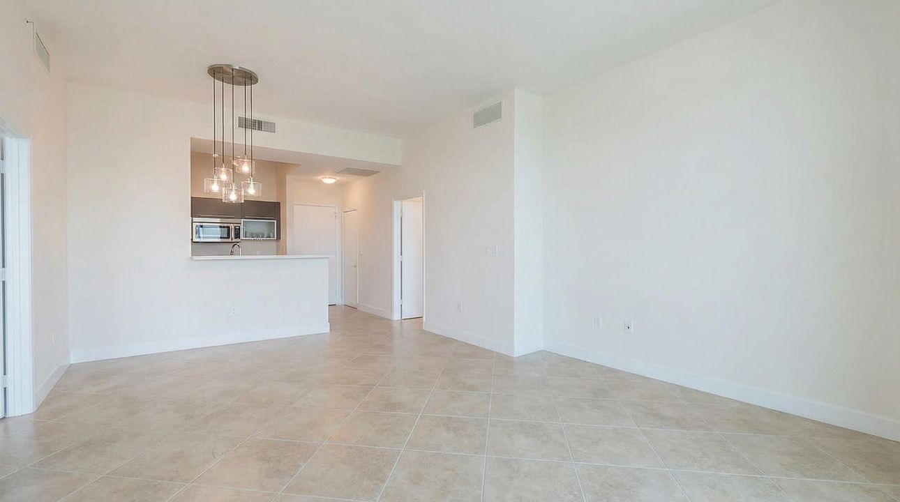 For Sale: $974,000 (2 beds, 2 baths, 1120 Square Feet)