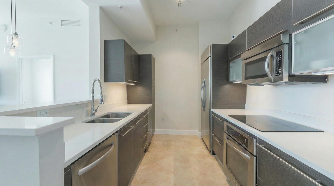 For Sale: $974,000 (2 beds, 2 baths, 1120 Square Feet)