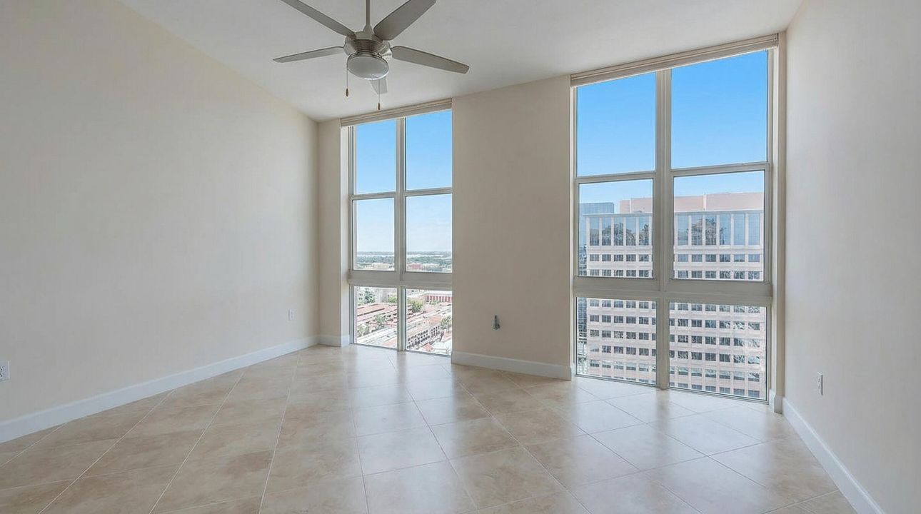 For Sale: $974,000 (2 beds, 2 baths, 1120 Square Feet)