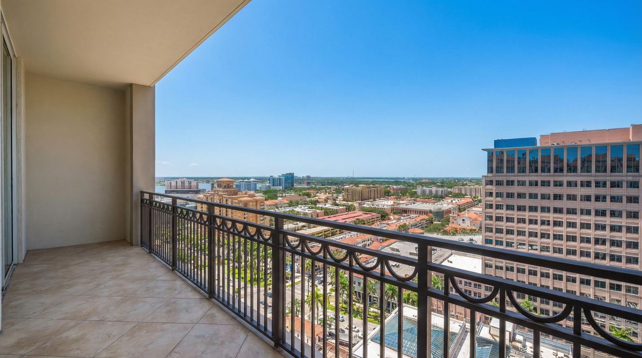 For Sale: $974,000 (2 beds, 2 baths, 1120 Square Feet)