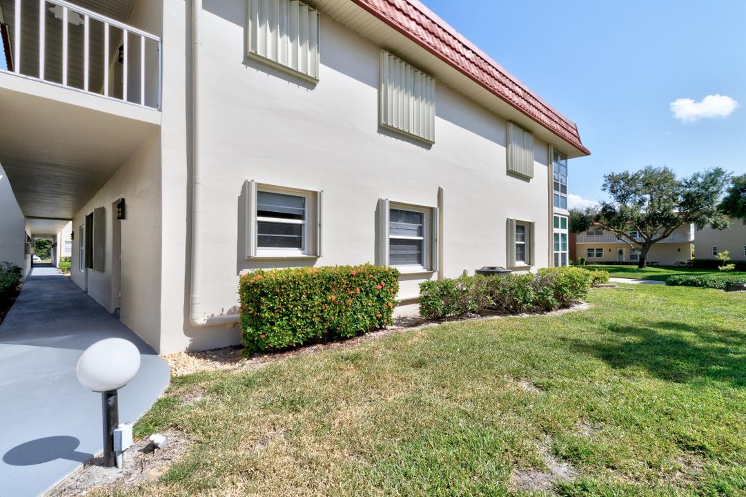 For Sale: $160,000 (2 beds, 2 baths, 1000 Square Feet)