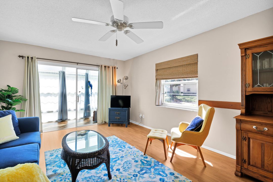 For Sale: $160,000 (2 beds, 2 baths, 1000 Square Feet)