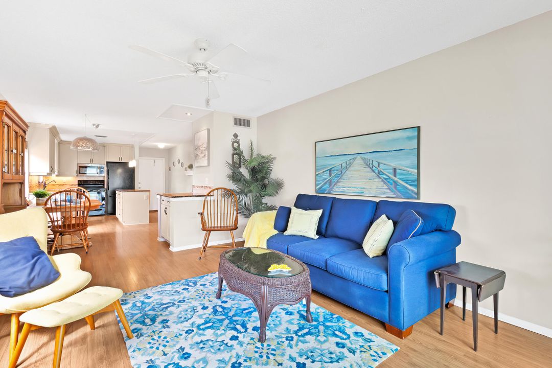 For Sale: $160,000 (2 beds, 2 baths, 1000 Square Feet)