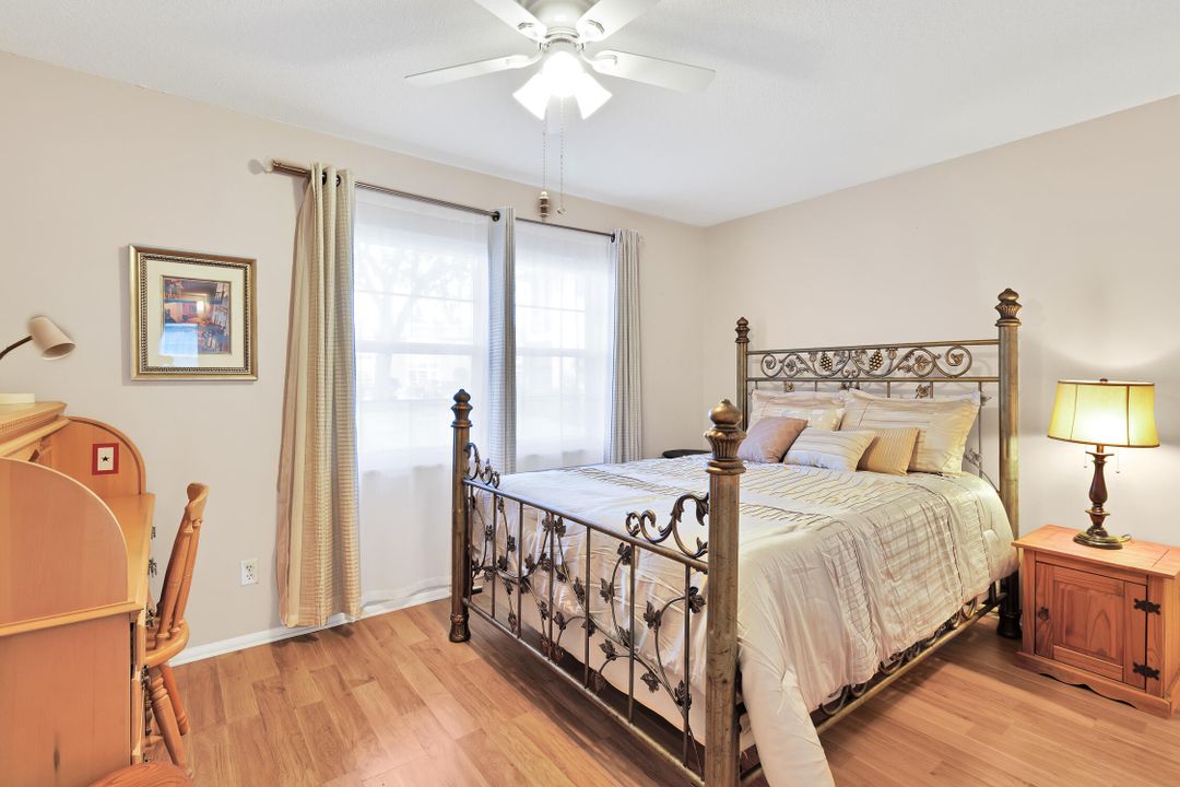 For Sale: $160,000 (2 beds, 2 baths, 1000 Square Feet)