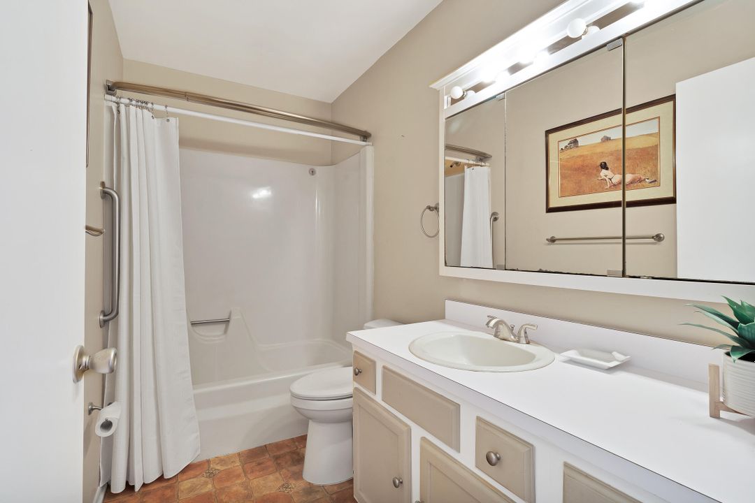 For Sale: $160,000 (2 beds, 2 baths, 1000 Square Feet)