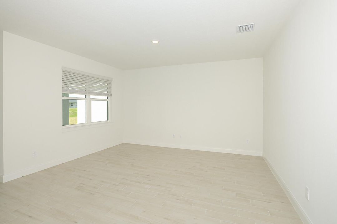 出租: $3,000 (3 贝兹, 2 浴室, 1654 平方英尺)