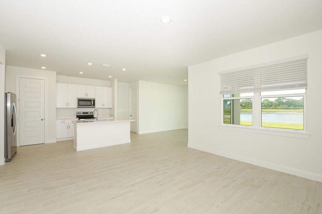 出租: $3,000 (3 贝兹, 2 浴室, 1654 平方英尺)