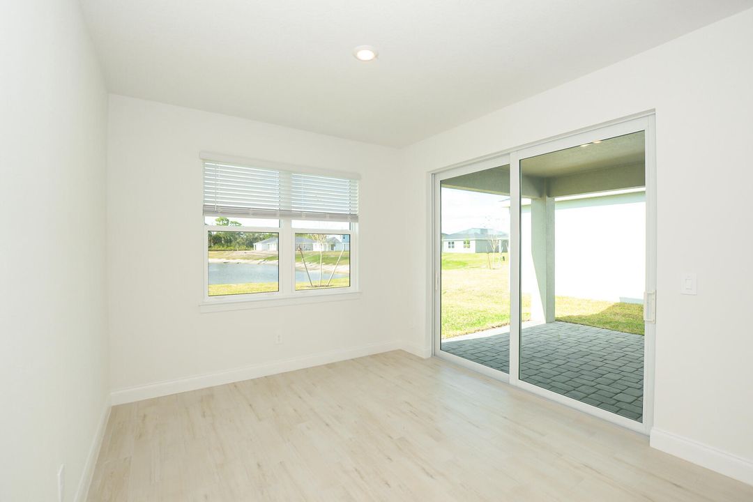 出租: $3,000 (3 贝兹, 2 浴室, 1654 平方英尺)