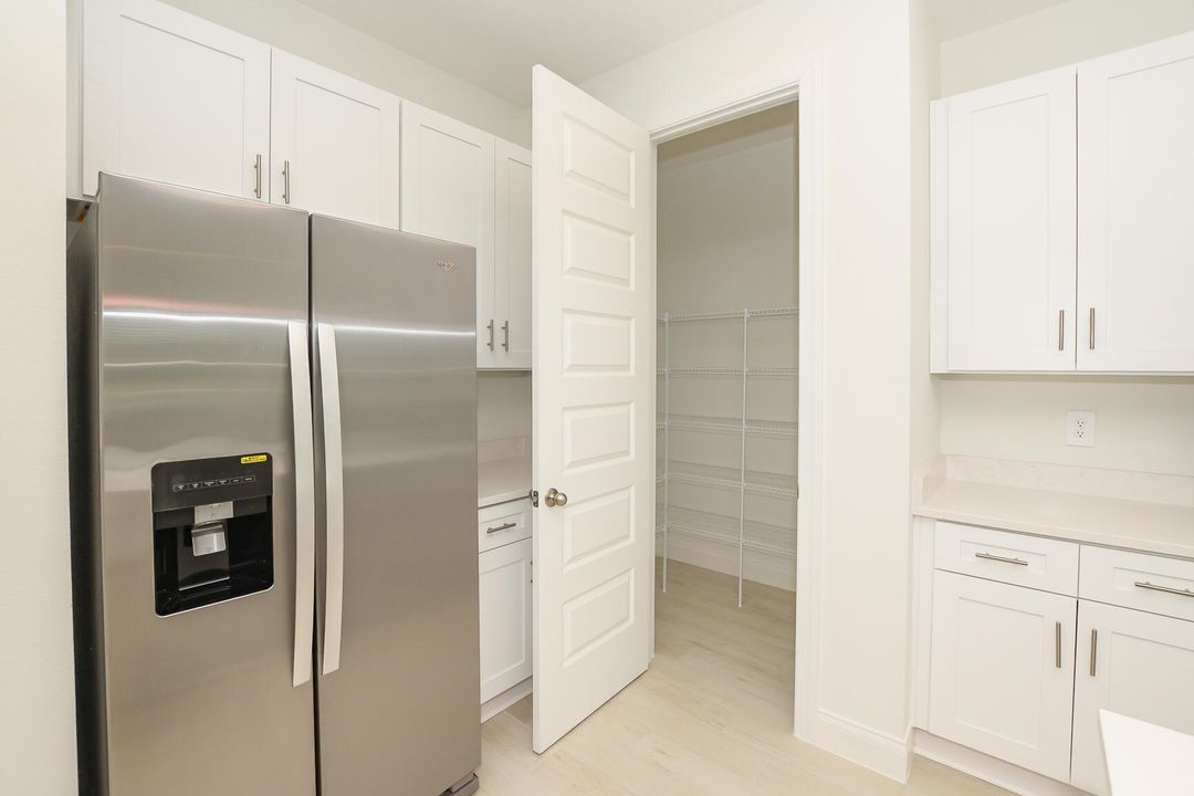 出租: $3,000 (3 贝兹, 2 浴室, 1654 平方英尺)