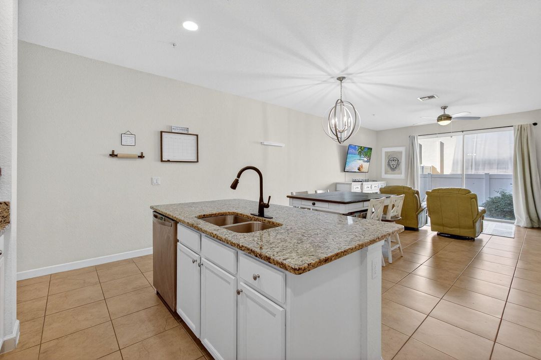 На продажу: $330,000 (3 спален, 2 ванн, 1614 Квадратных фут)