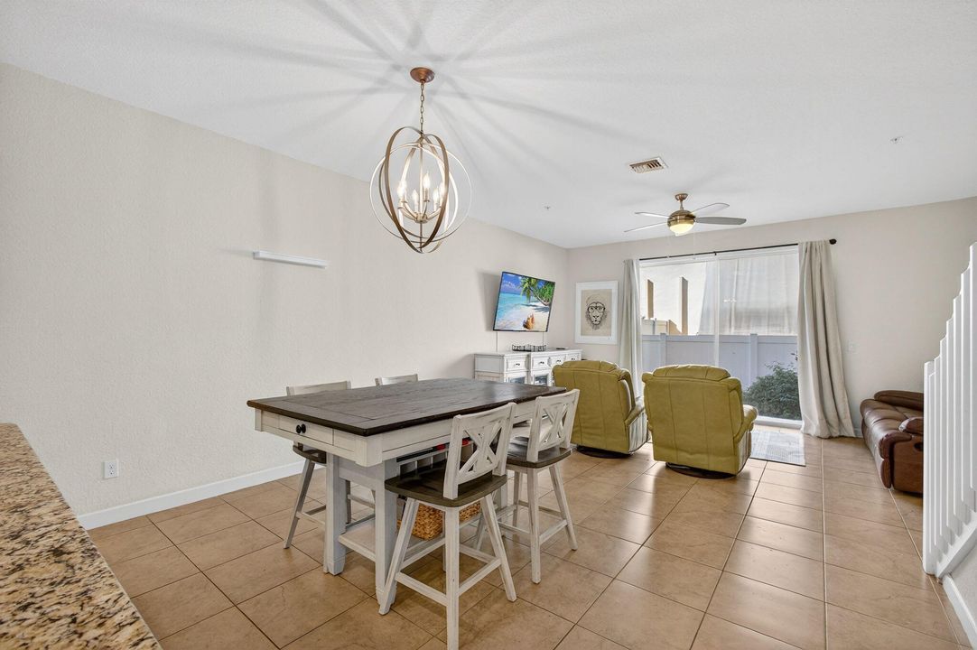 На продажу: $330,000 (3 спален, 2 ванн, 1614 Квадратных фут)