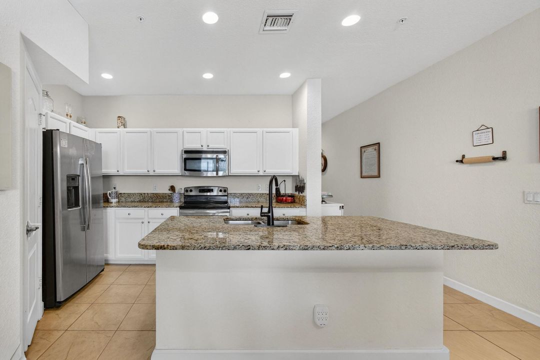 На продажу: $330,000 (3 спален, 2 ванн, 1614 Квадратных фут)