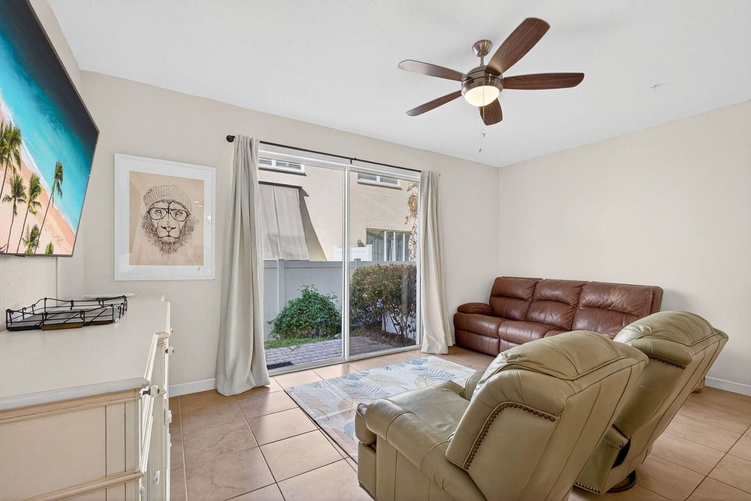 На продажу: $330,000 (3 спален, 2 ванн, 1614 Квадратных фут)