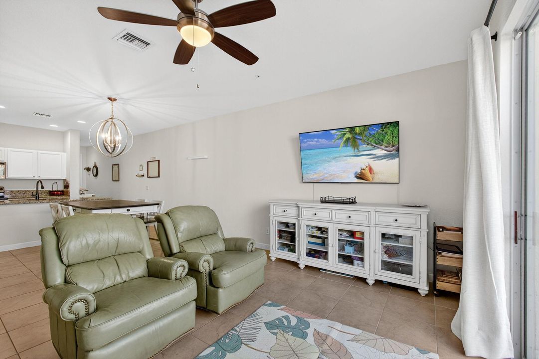 На продажу: $330,000 (3 спален, 2 ванн, 1614 Квадратных фут)