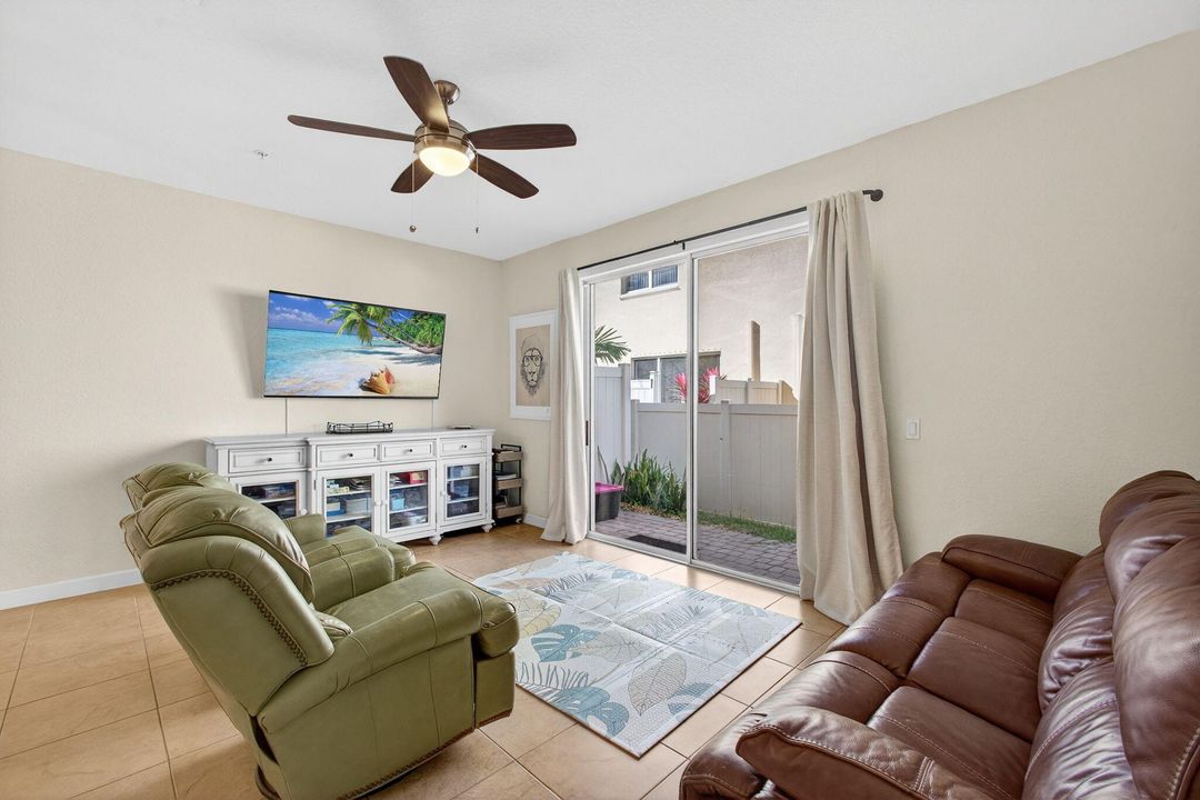 На продажу: $330,000 (3 спален, 2 ванн, 1614 Квадратных фут)