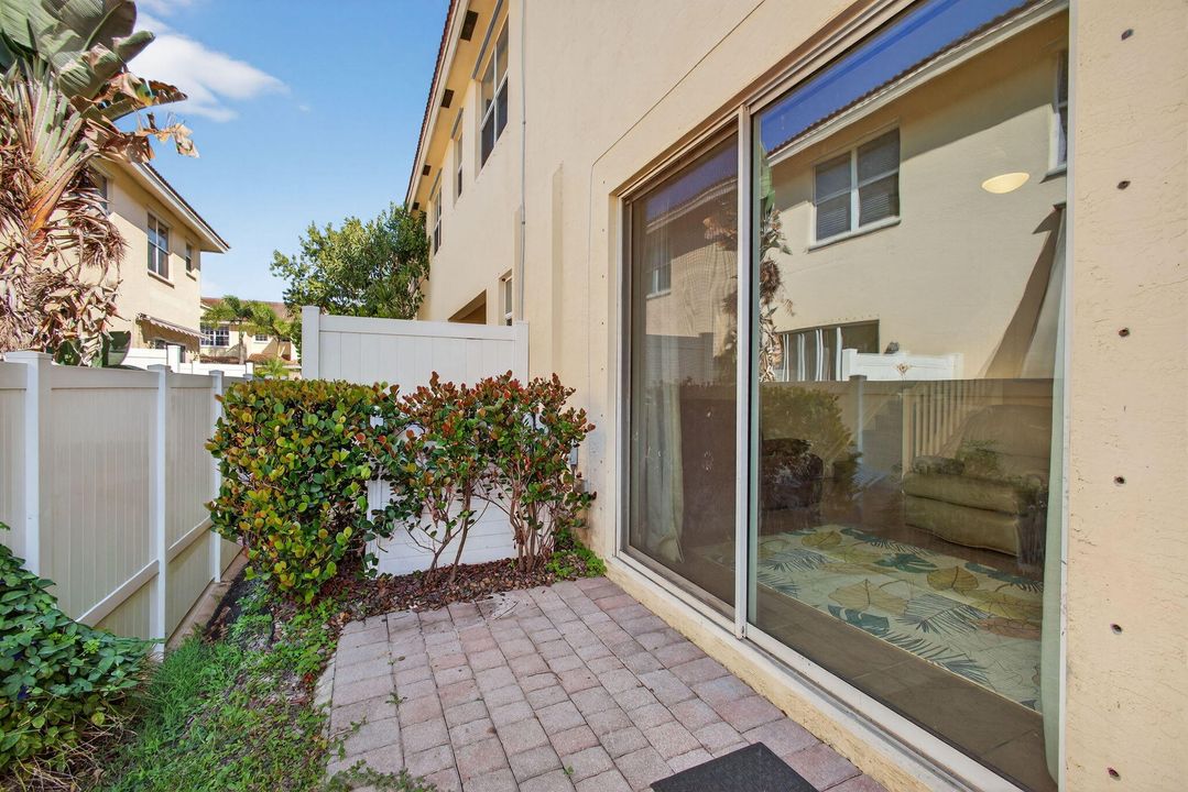 На продажу: $330,000 (3 спален, 2 ванн, 1614 Квадратных фут)